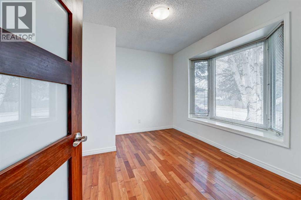 Single Family House Bungalow for Sale in  Fleetwood Drive SE Fairview Calgary 