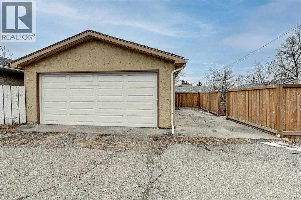 Single Family House Bungalow for Sale in  Fleetwood Drive SE Fairview Calgary 