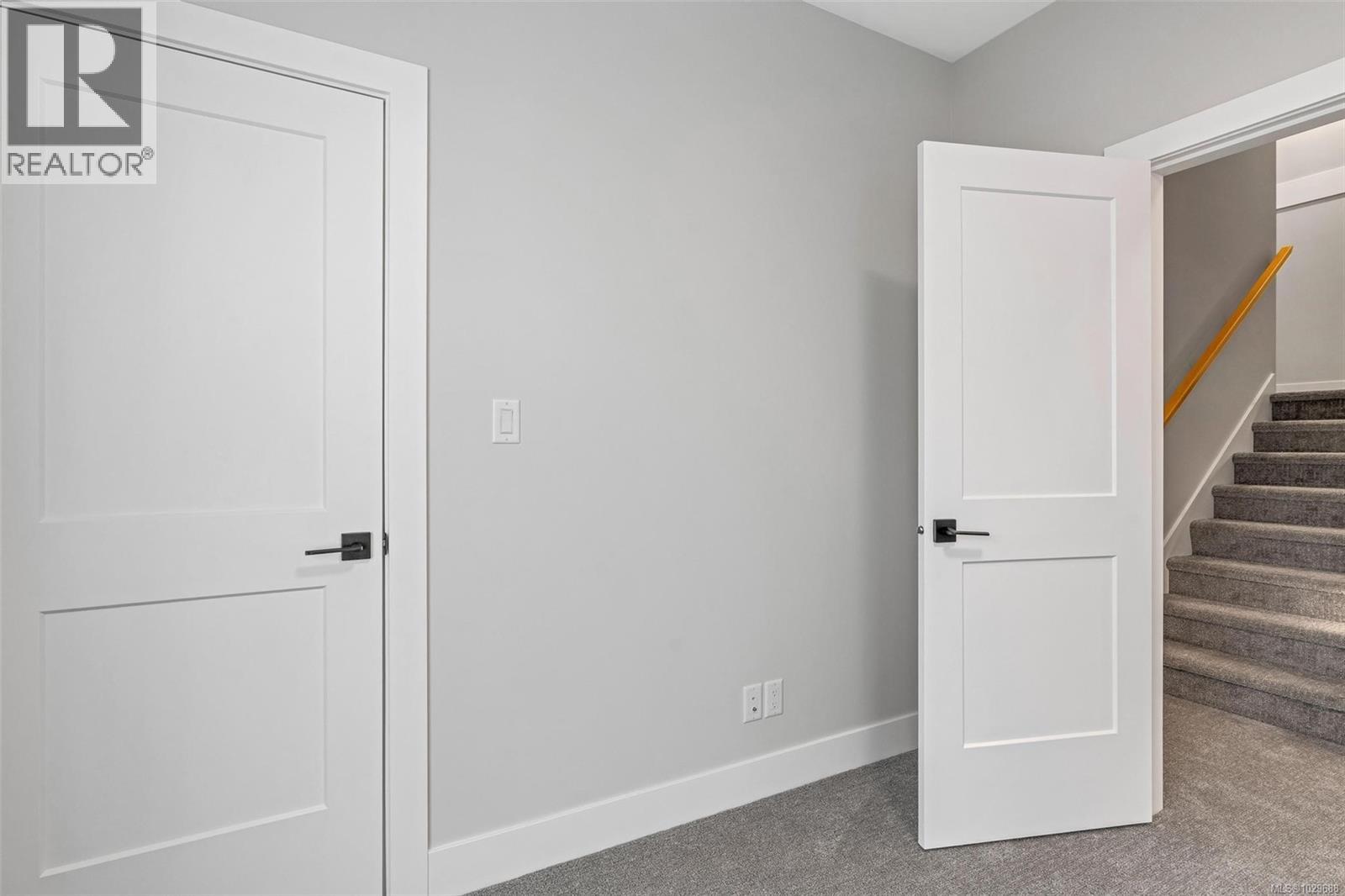 1402 SANDSTONE LANE - 47