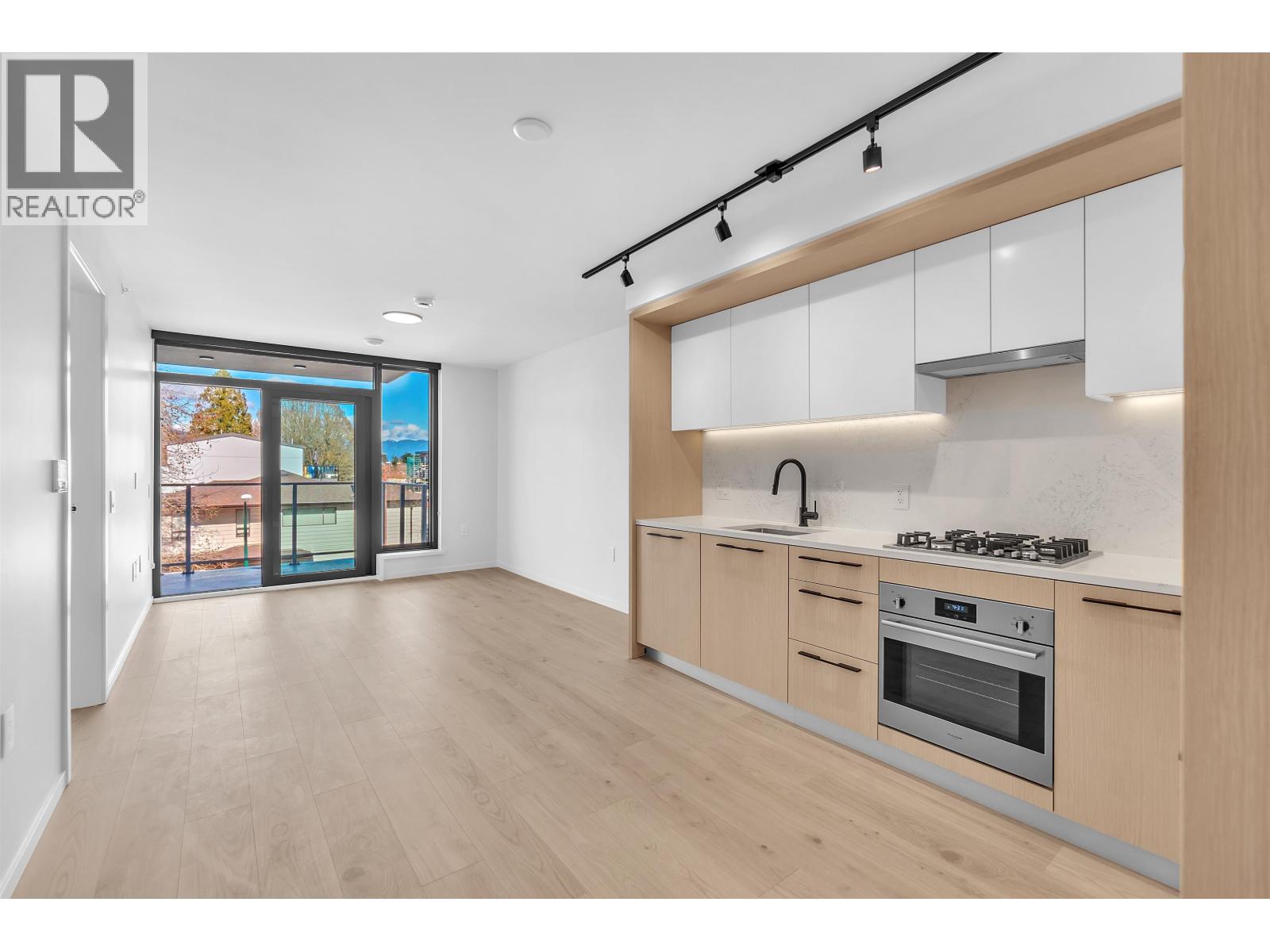 357 5189 EARLES Street - main photo