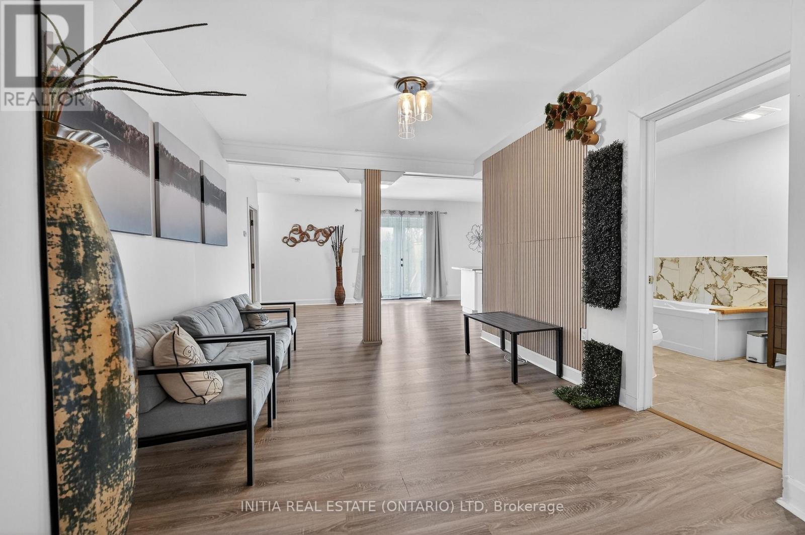 3911 WAREHOUSE STREET Property Photo