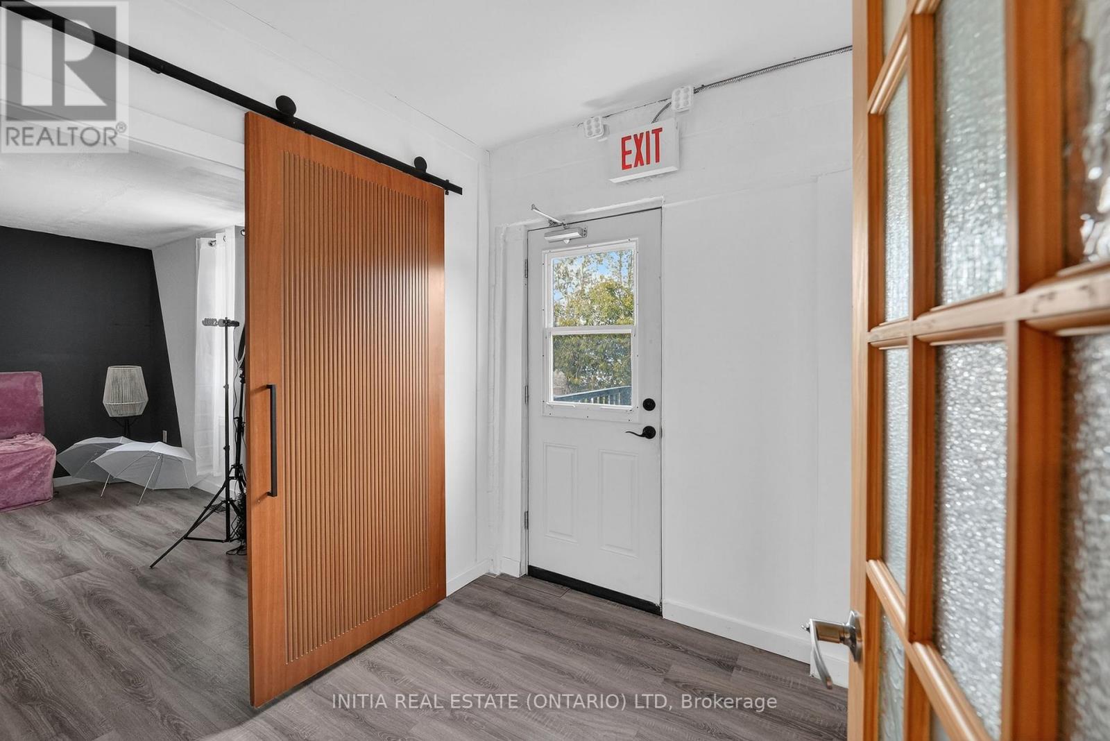 3911 WAREHOUSE STREET Property Photo