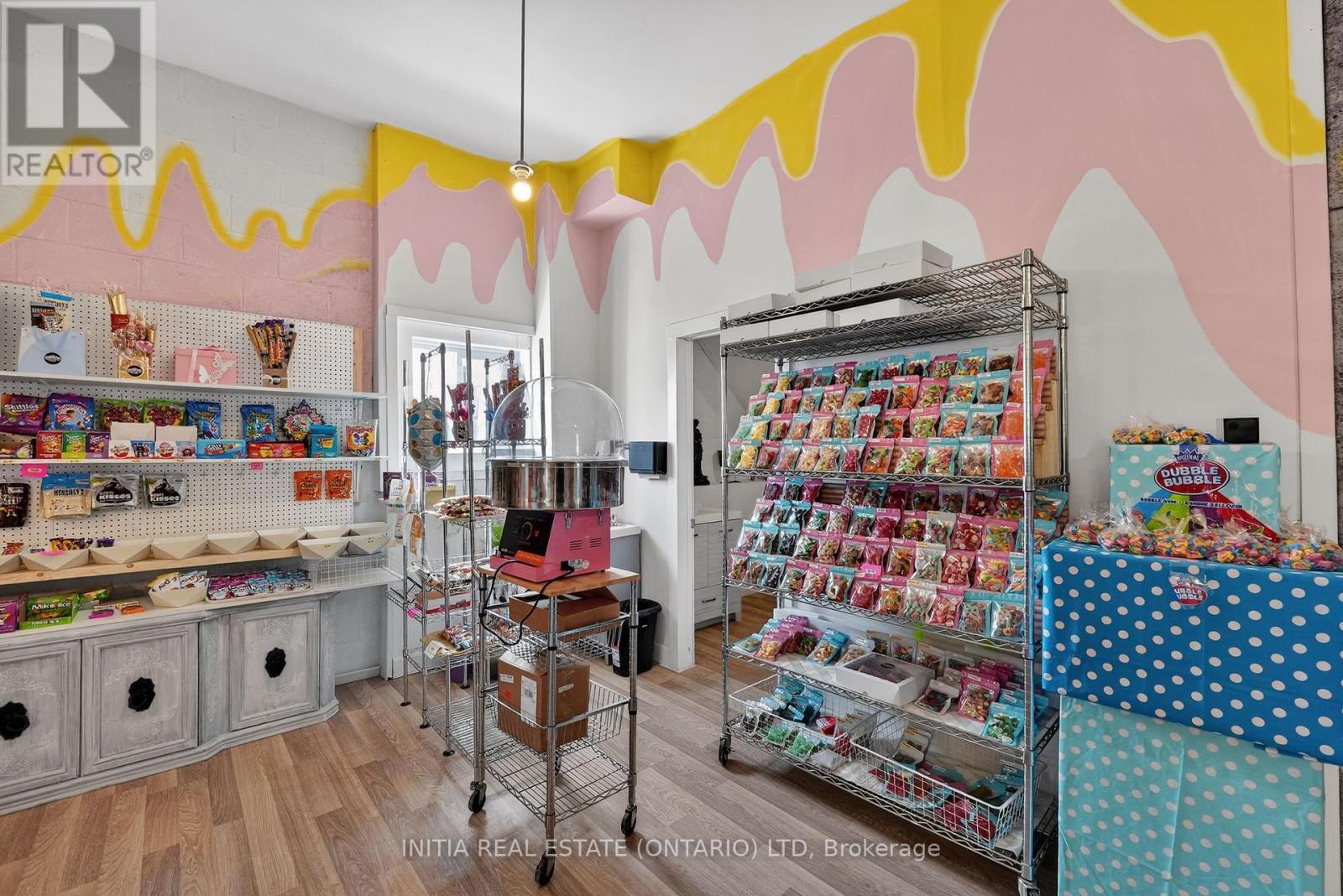 3911 WAREHOUSE STREET Property Photo