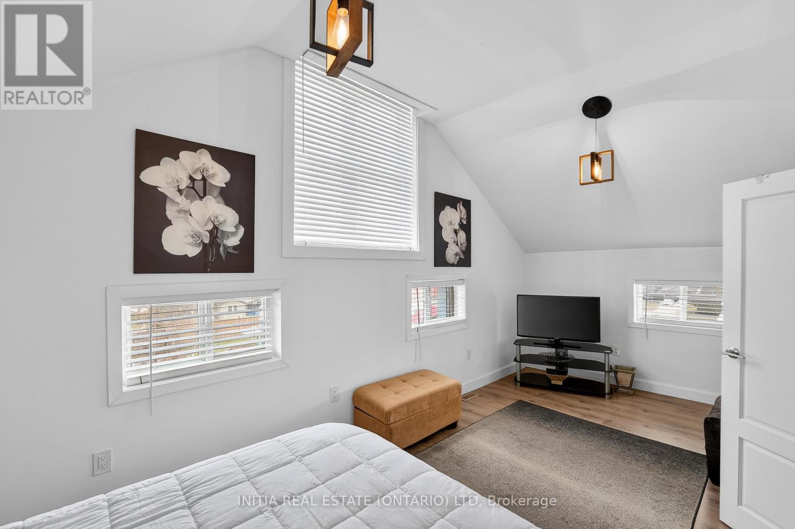 3911 WAREHOUSE STREET Property Photo