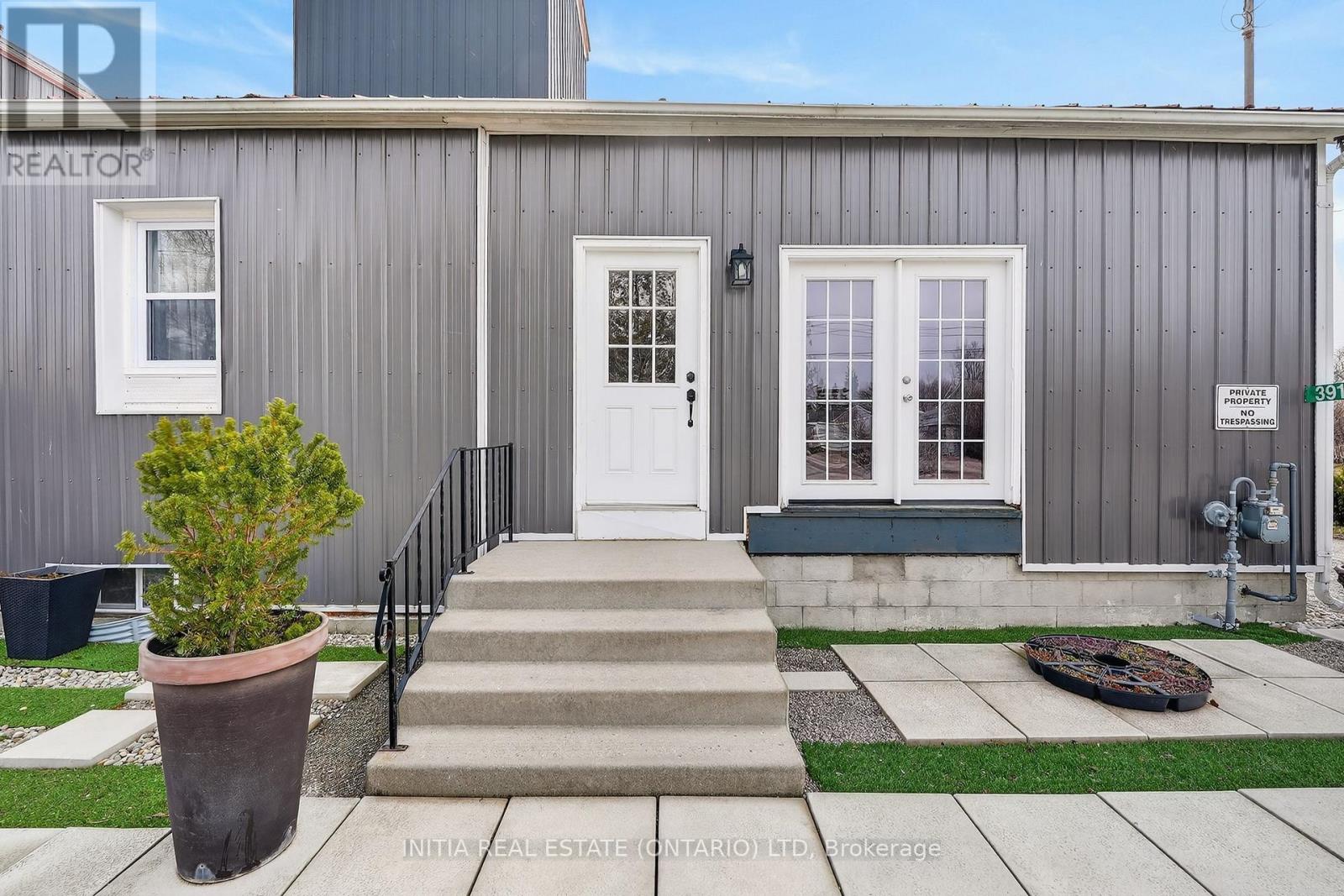 3911 WAREHOUSE STREET Property Photo