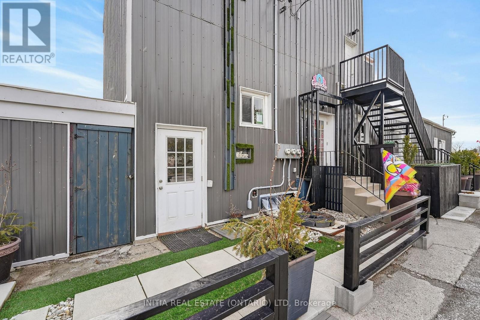 3911 WAREHOUSE STREET Property Photo