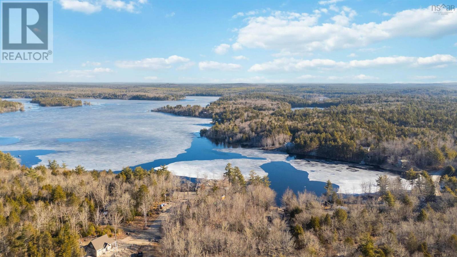 Property photo of 818 Narrows Road