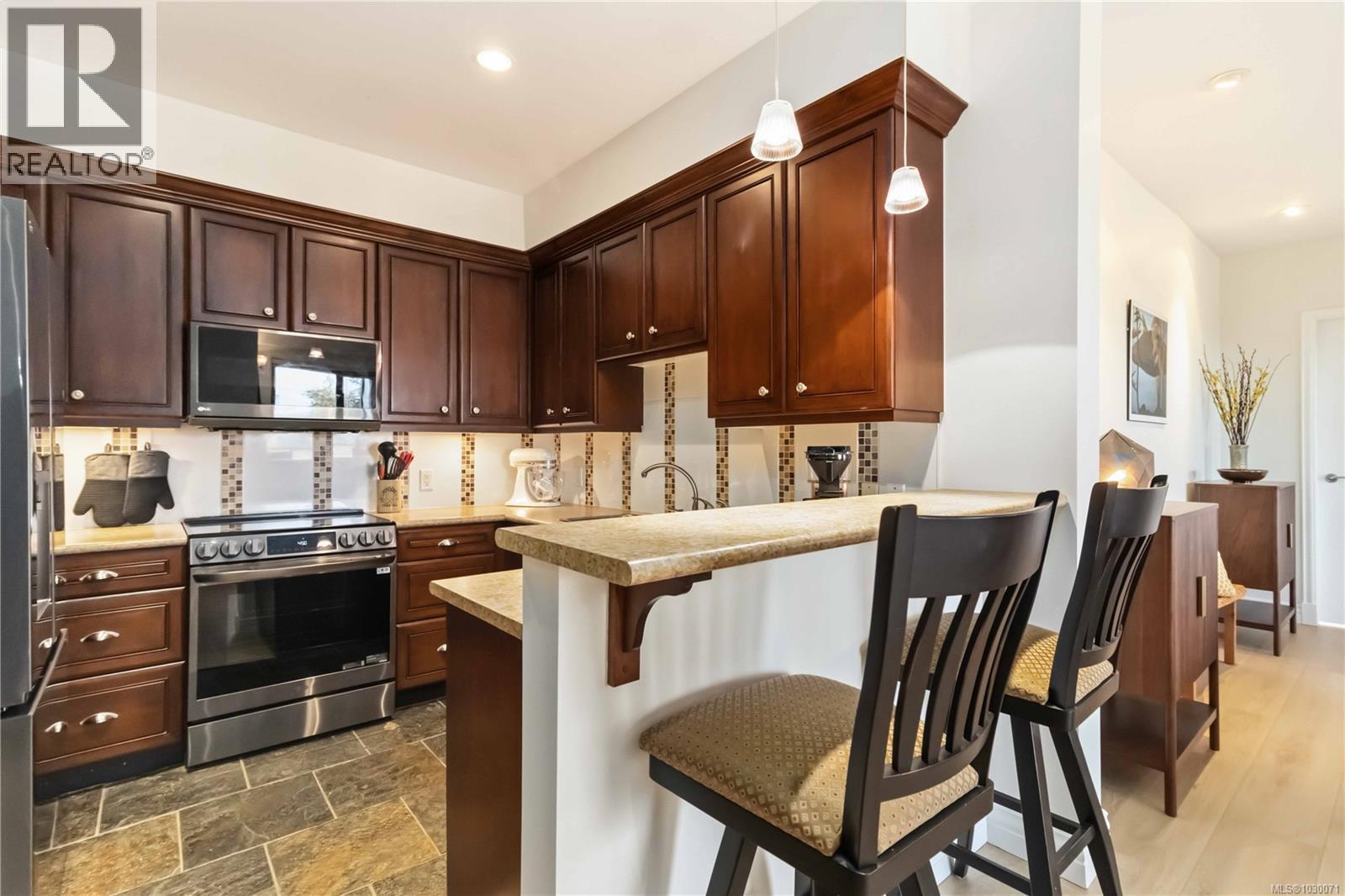 #311 1325 BEAR MOUNTAIN PKWY - 7