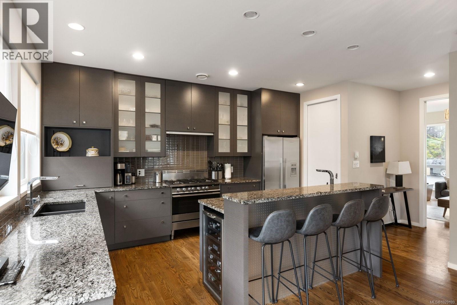 409 Chadwick Pl, Victoria