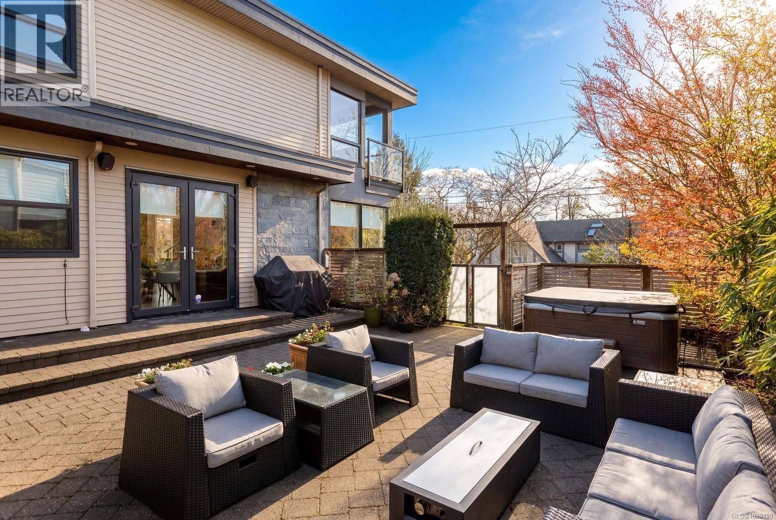 409 Chadwick Pl, Victoria