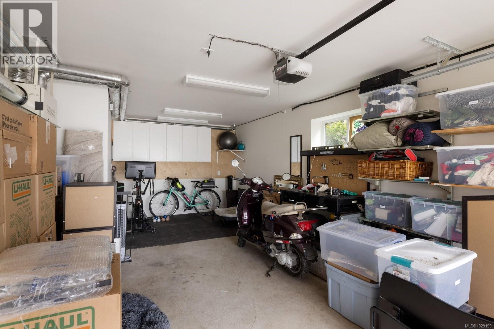 409 Chadwick Pl, Victoria