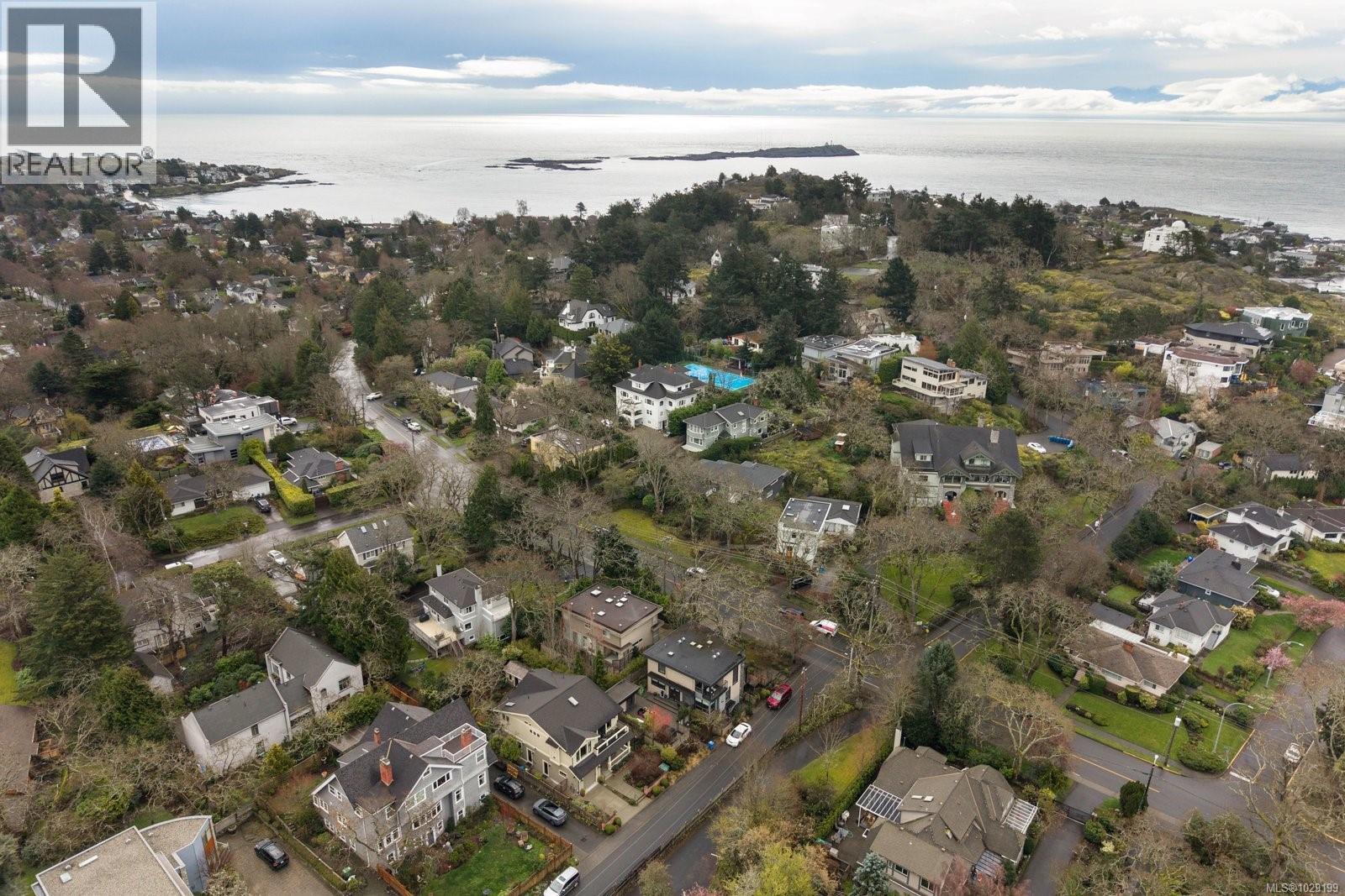 409 Chadwick Pl, Victoria