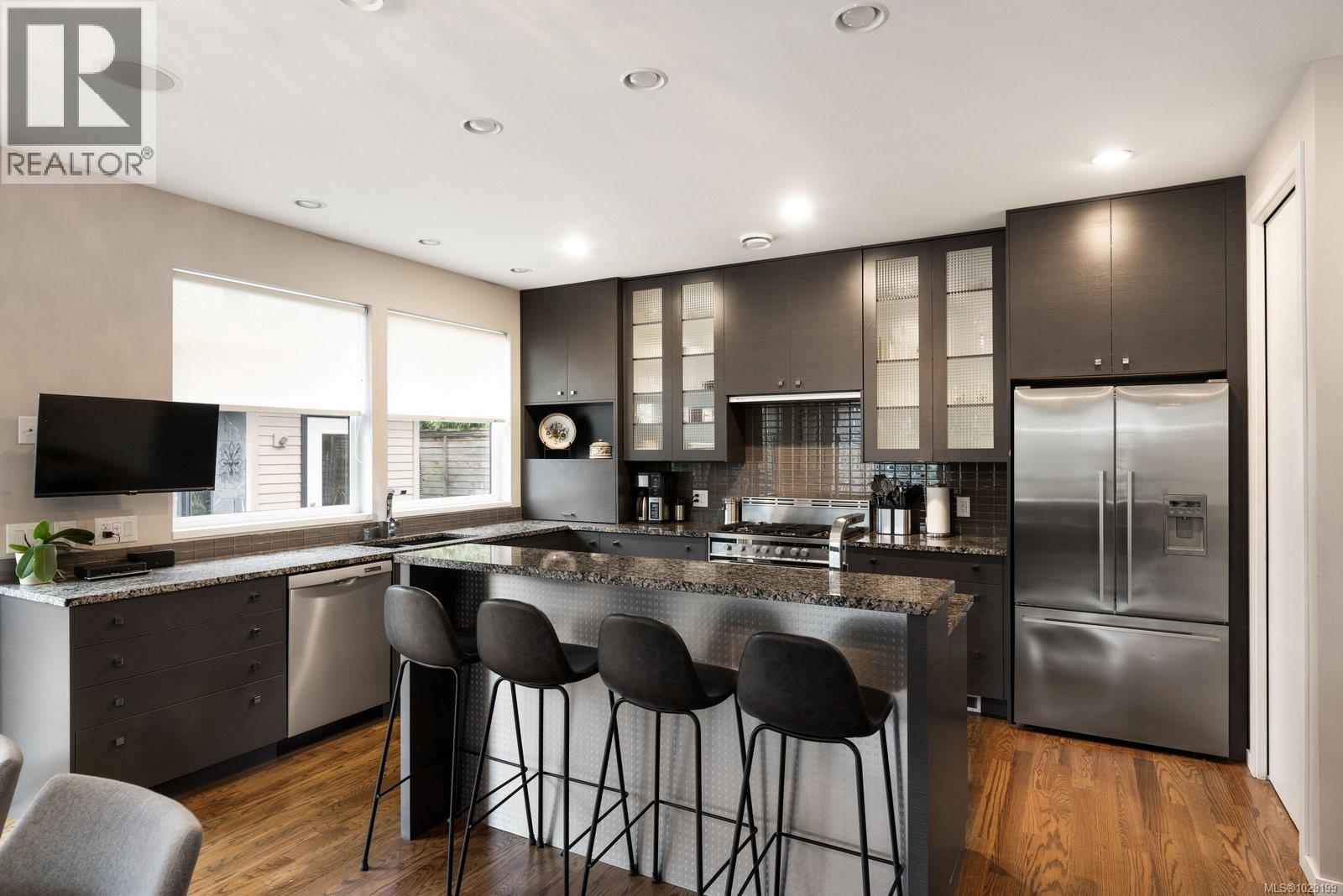 409 Chadwick Pl, Victoria