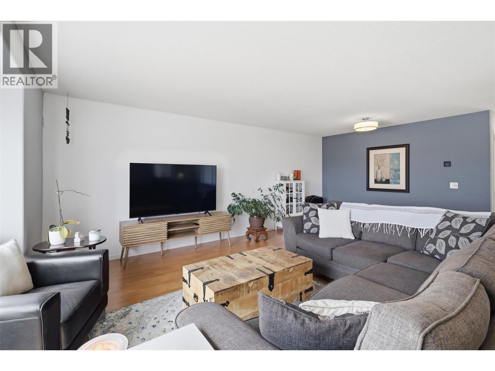 #39 255 PEMBERTON Terrace - 18