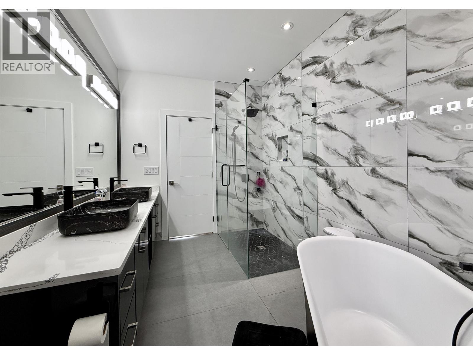 1496 BONNIEBROOK HEIGHTS ROAD, Gibsons