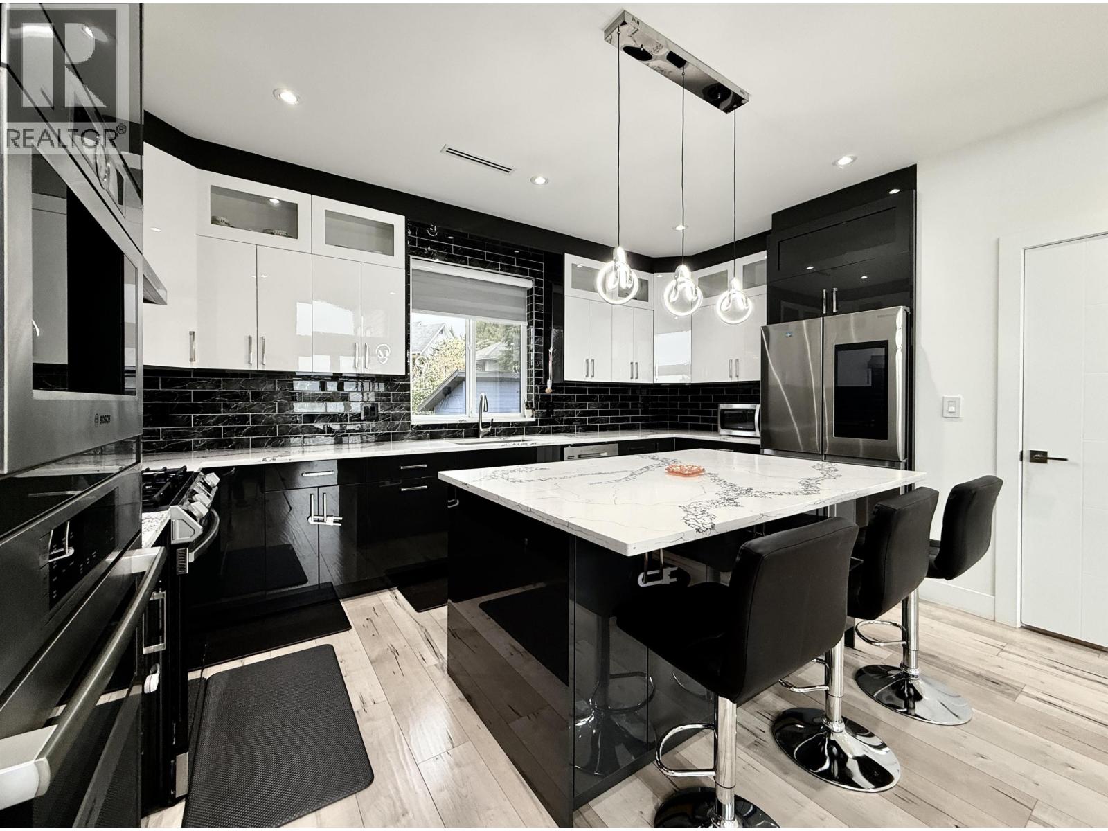 1496 BONNIEBROOK HEIGHTS ROAD, Gibsons