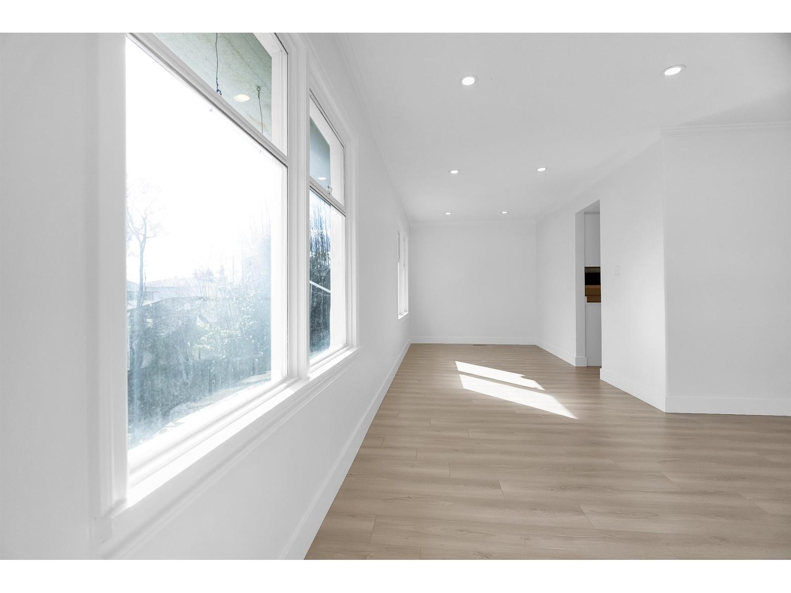 7489 MAPLE STREET, Mission