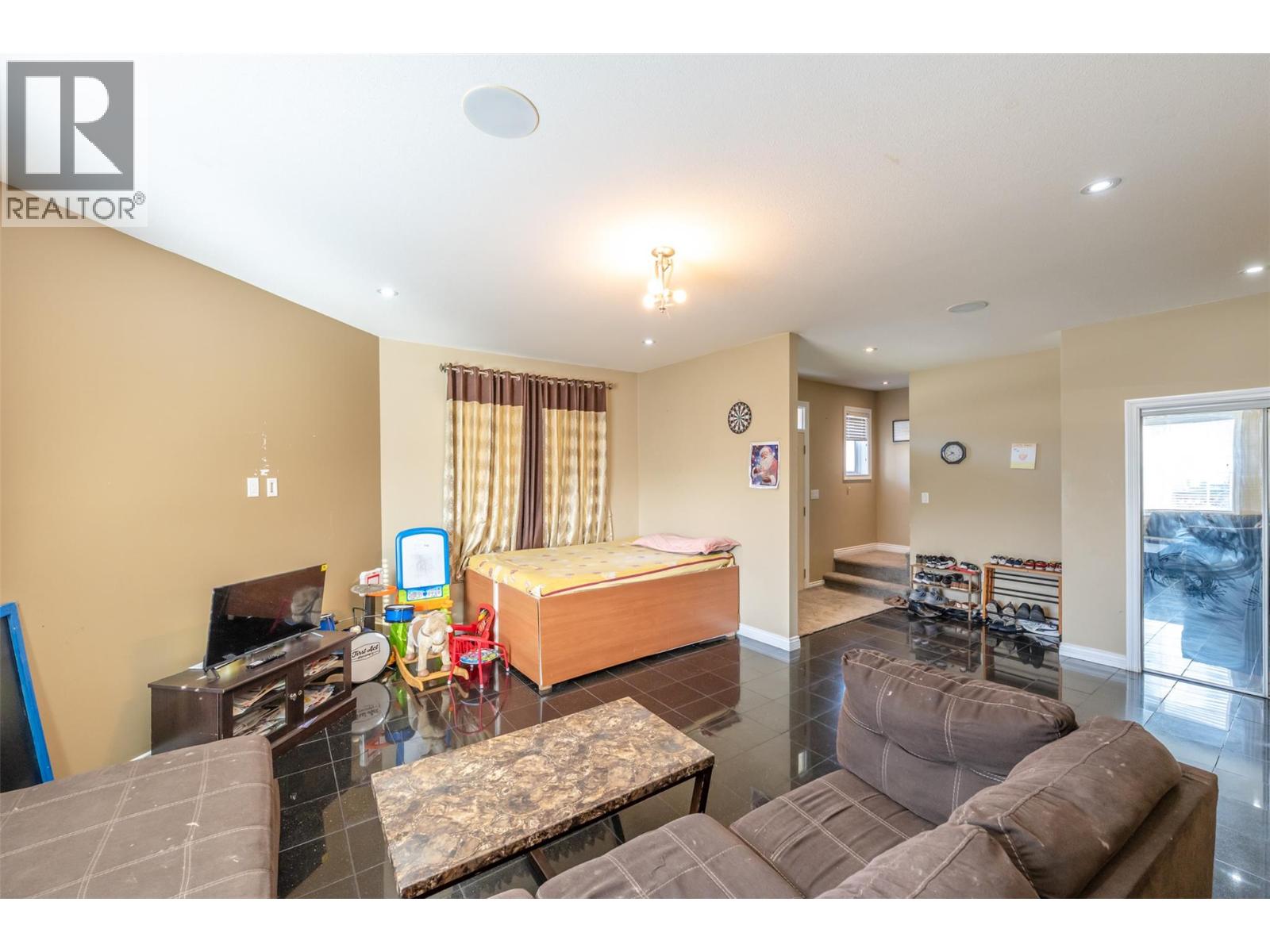 #102 297 WATERFORD Avenue - 11