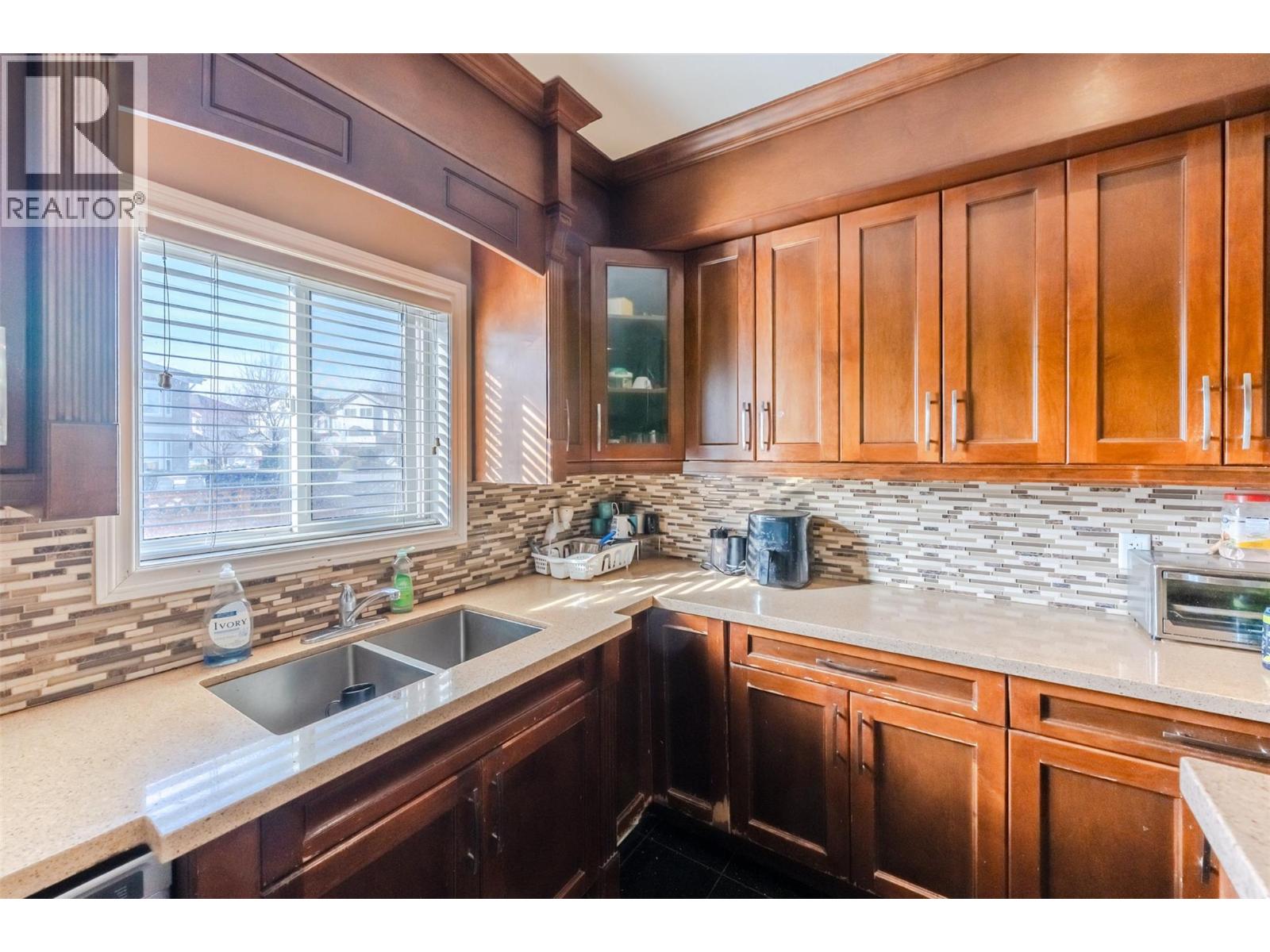 #102 297 WATERFORD Avenue - 7