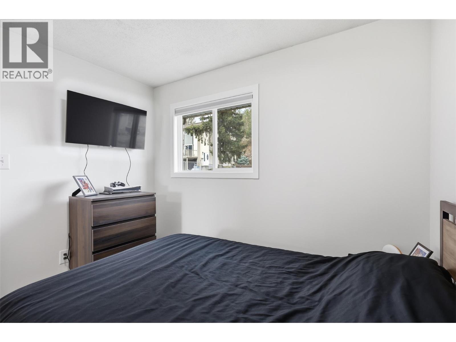 #24 1469 Springhill Drive - 22