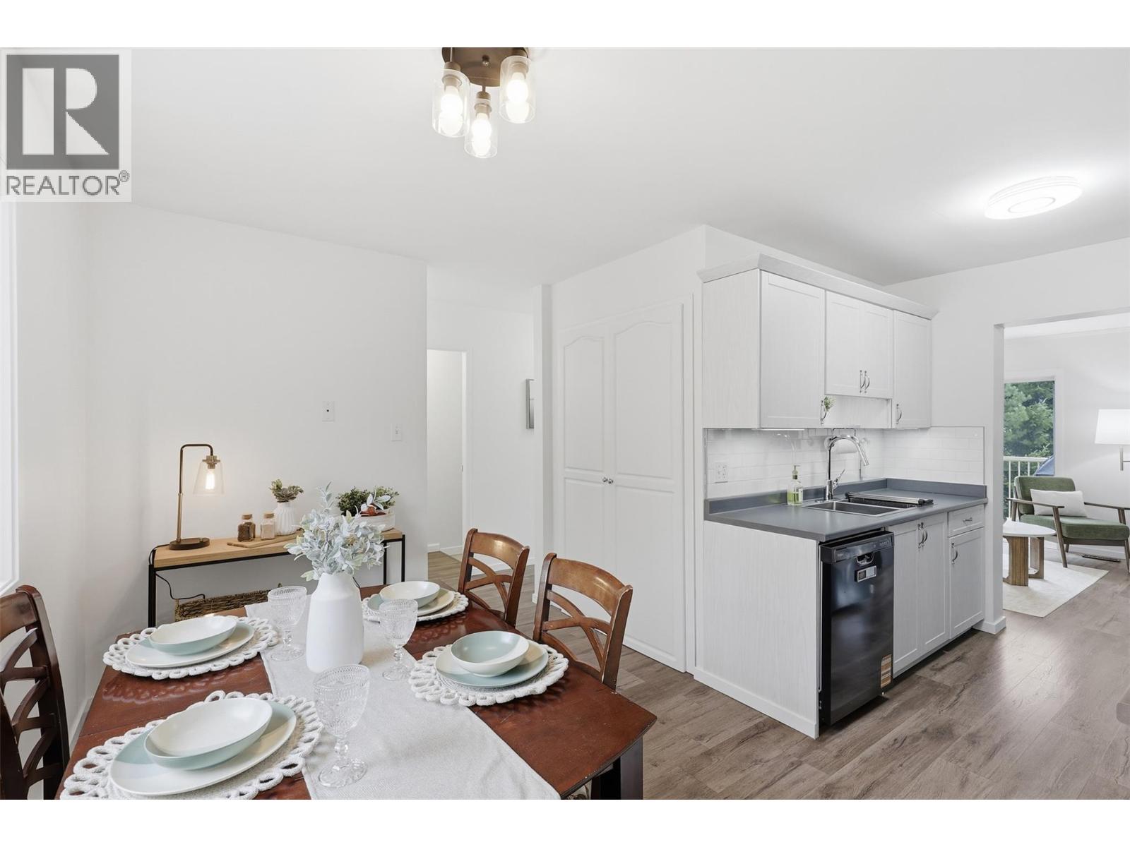 #24 1469 Springhill Drive - 3