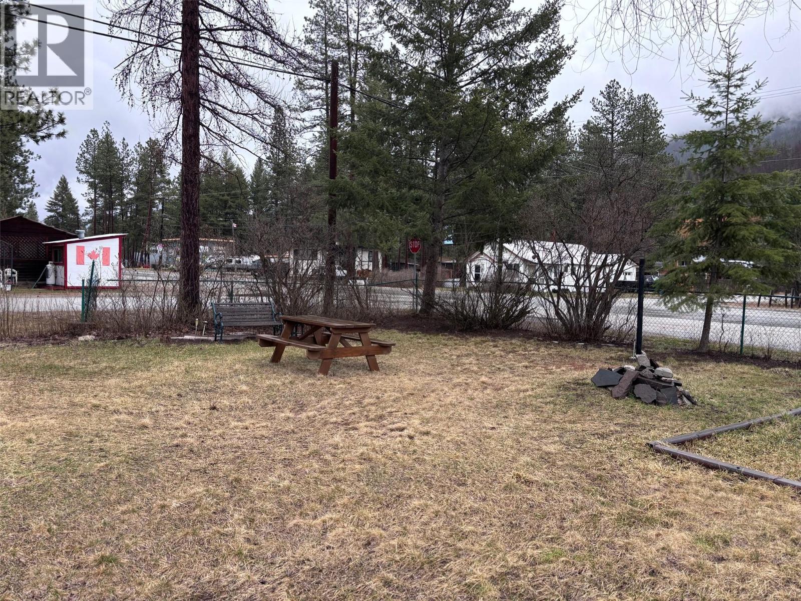 90 2nd Avenue, Beaverdell