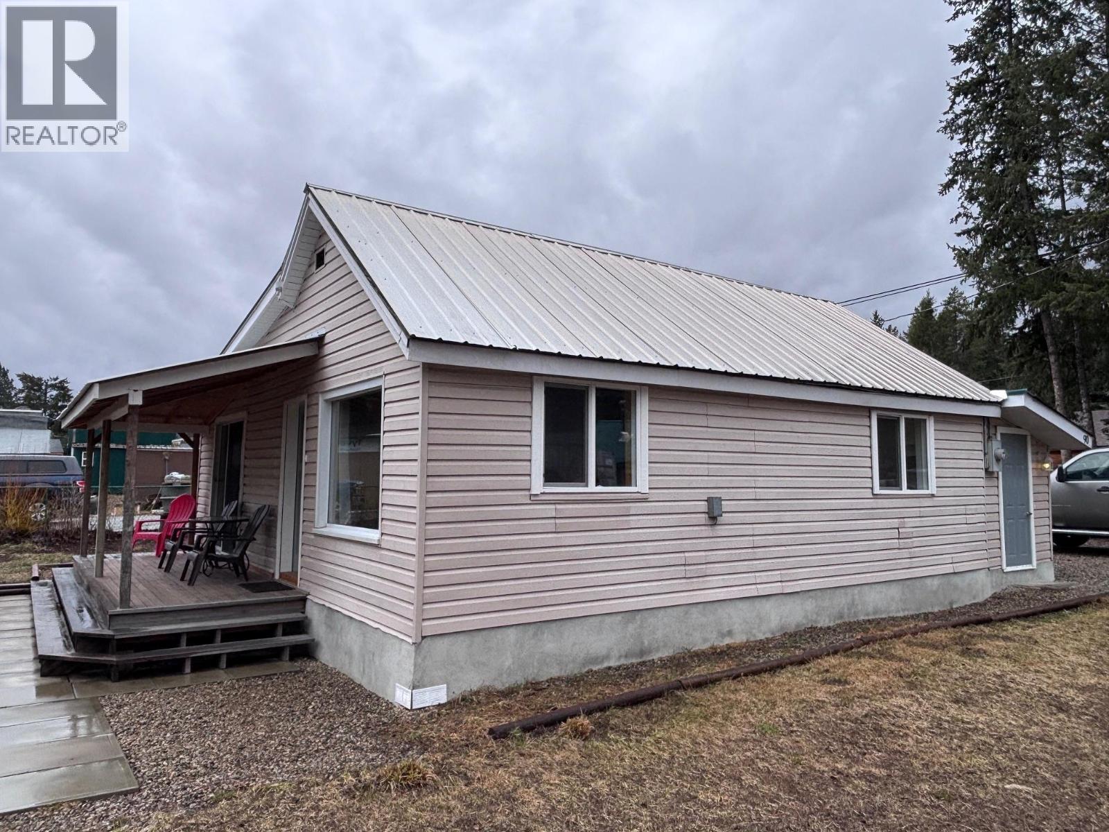 90 2nd Avenue, Beaverdell