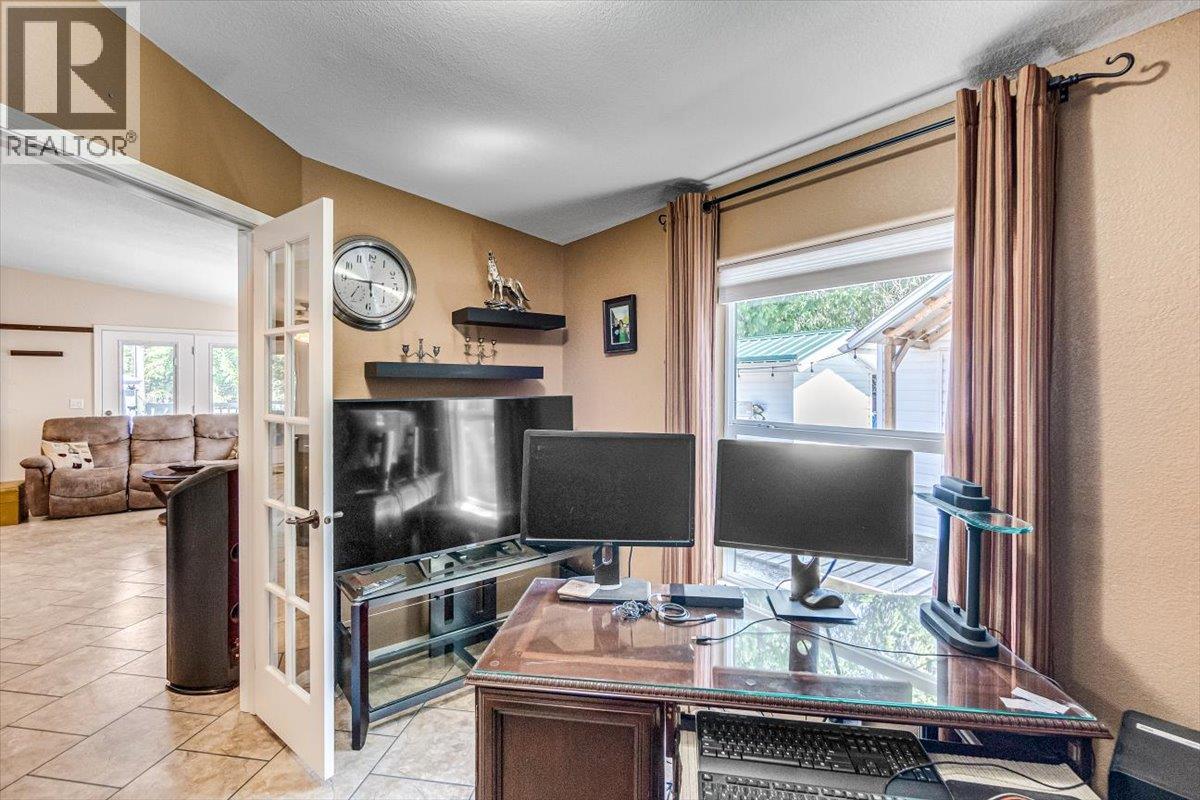 1601 BEECH ROAD - 13