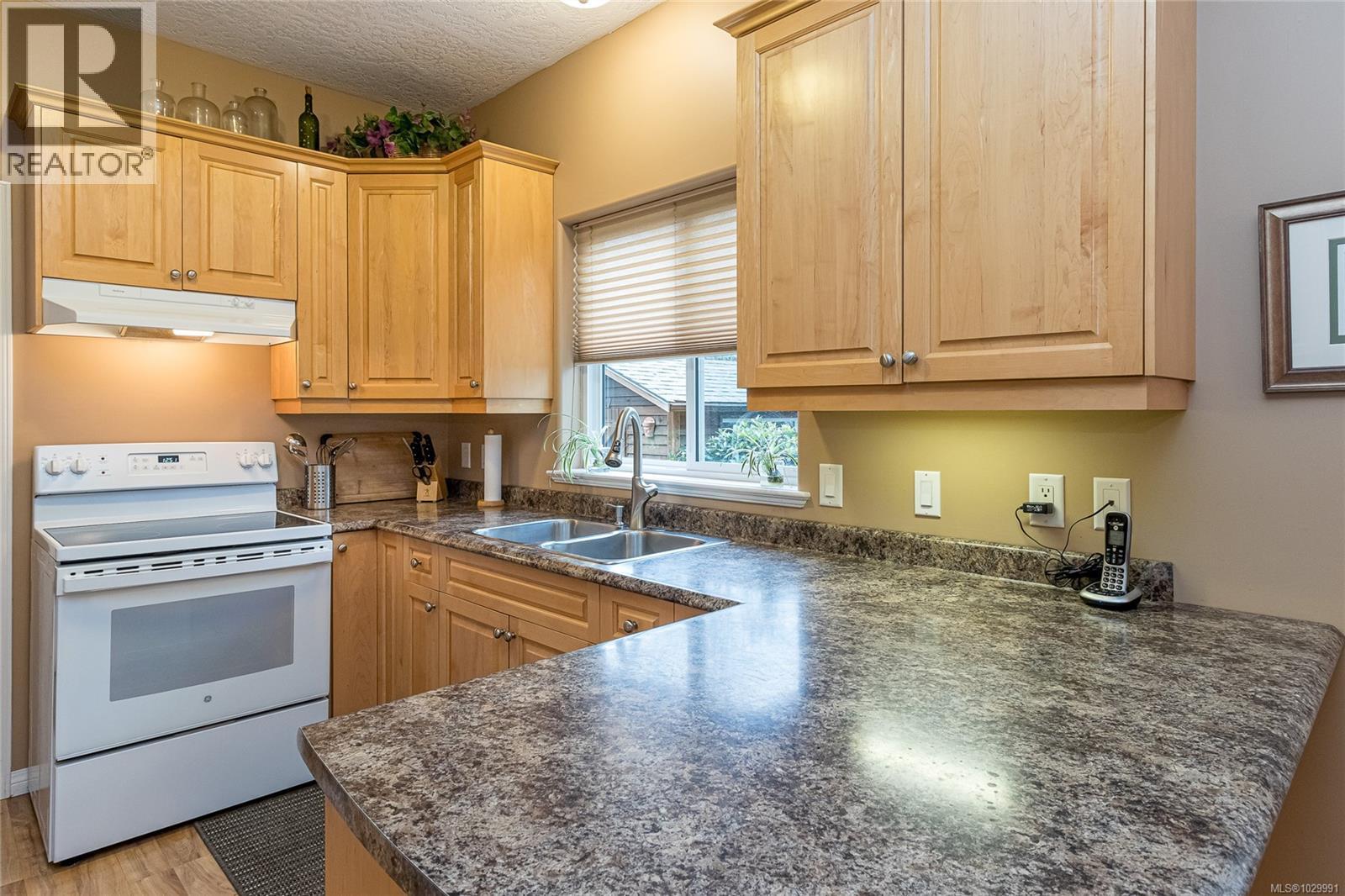  3370 Alfred Place, Colwood