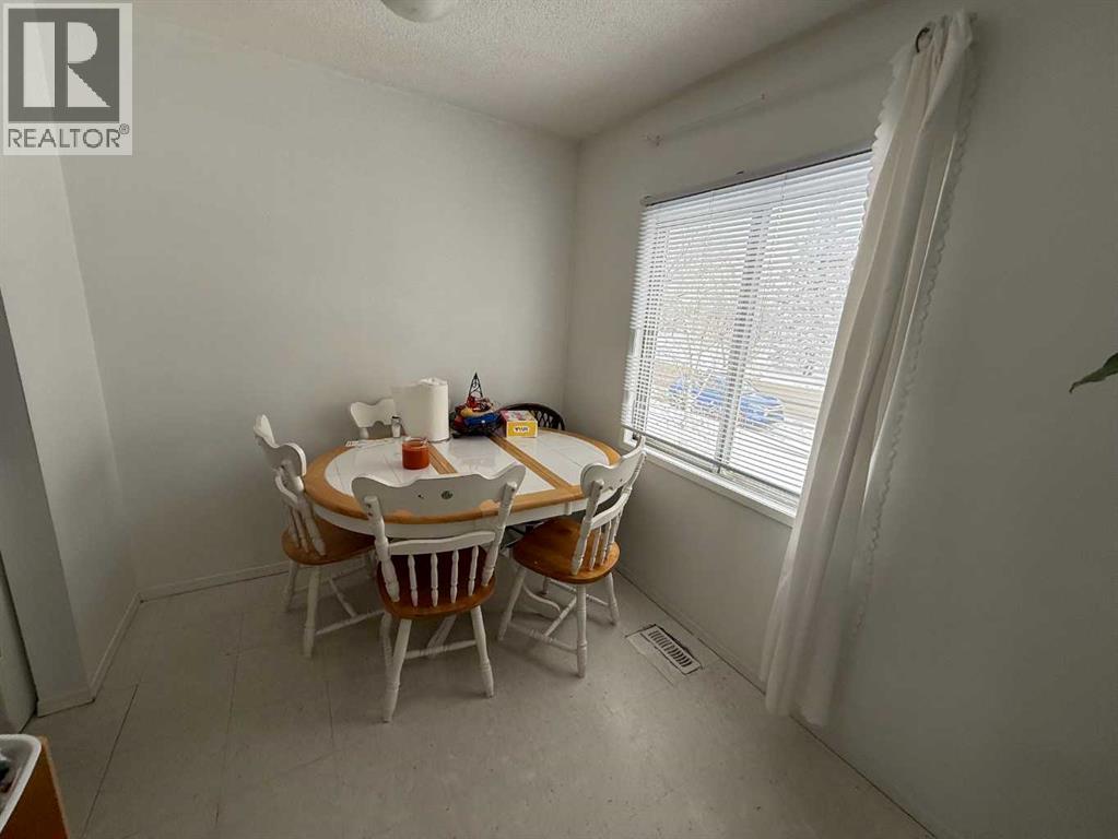 1-4, 1019 CASSILS ROAD W - 10