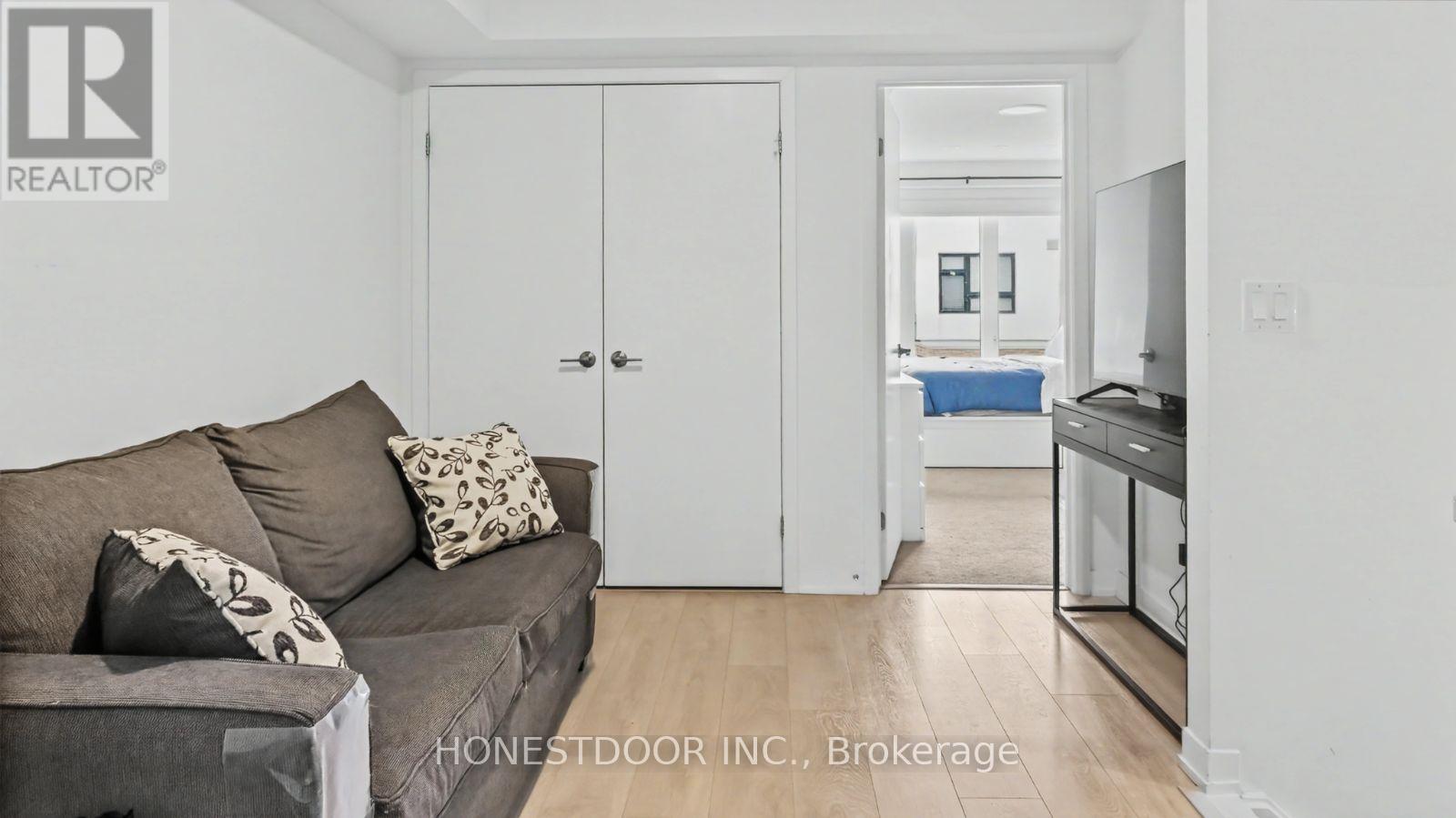 #26 1095 COOKE BOULEVARD - 22