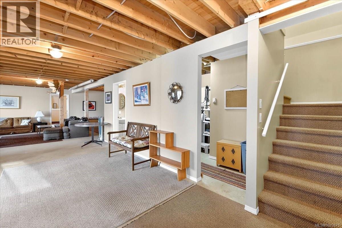 8253 DICKSON DR - 32