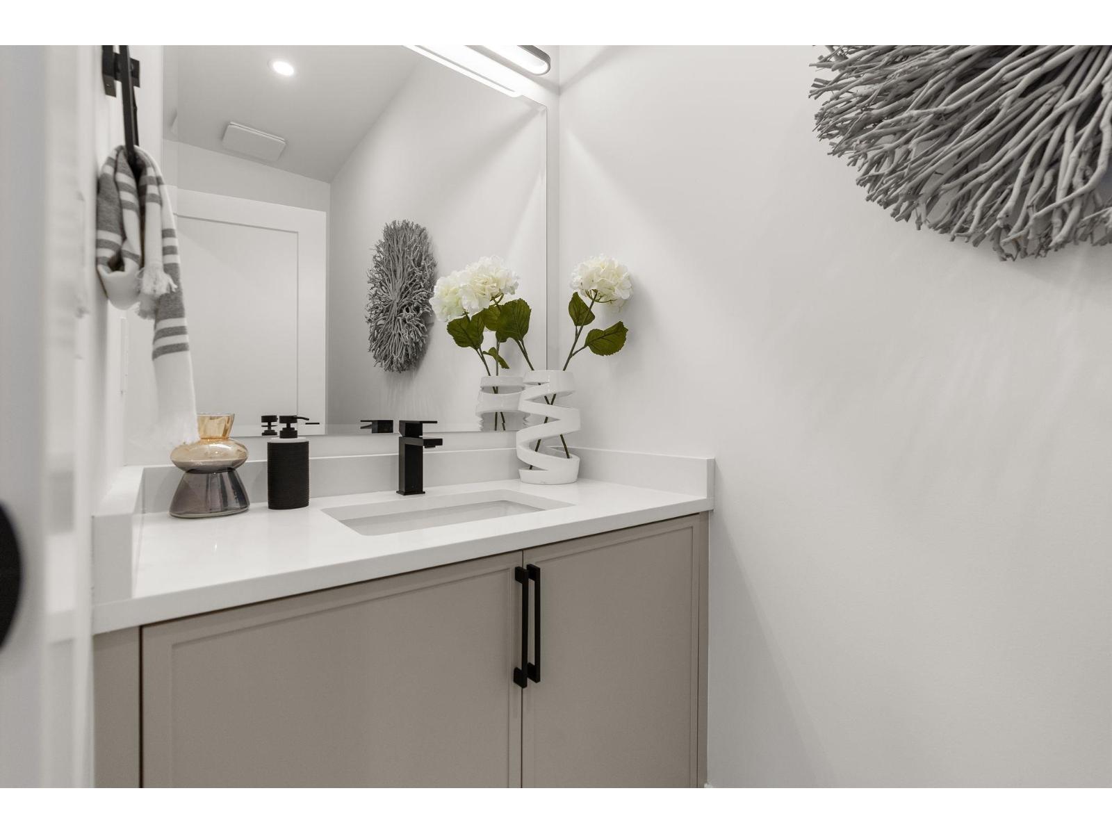 3 2522 CAMPBELL AVENUE, Abbotsford