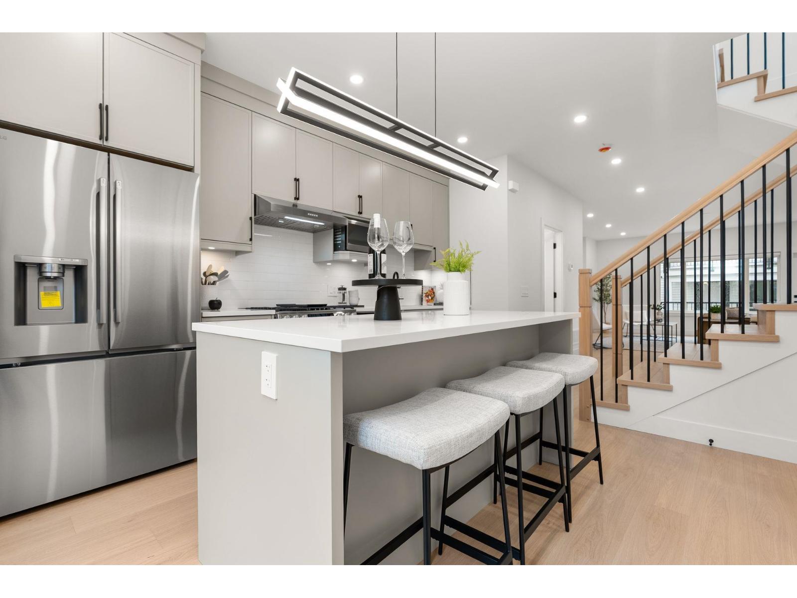 3 2522 CAMPBELL AVENUE, Abbotsford