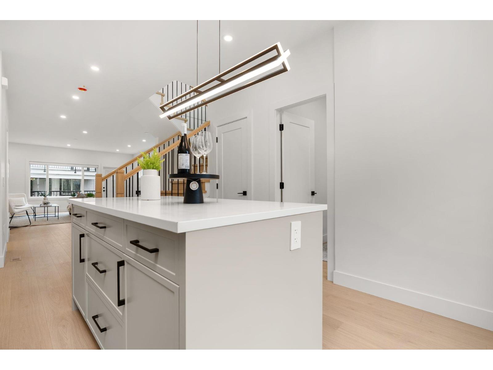 3 2522 CAMPBELL AVENUE, Abbotsford