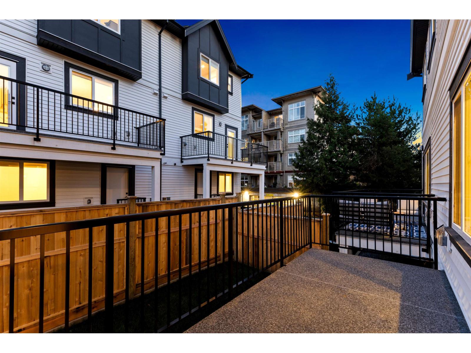 3 2522 CAMPBELL AVENUE, Abbotsford