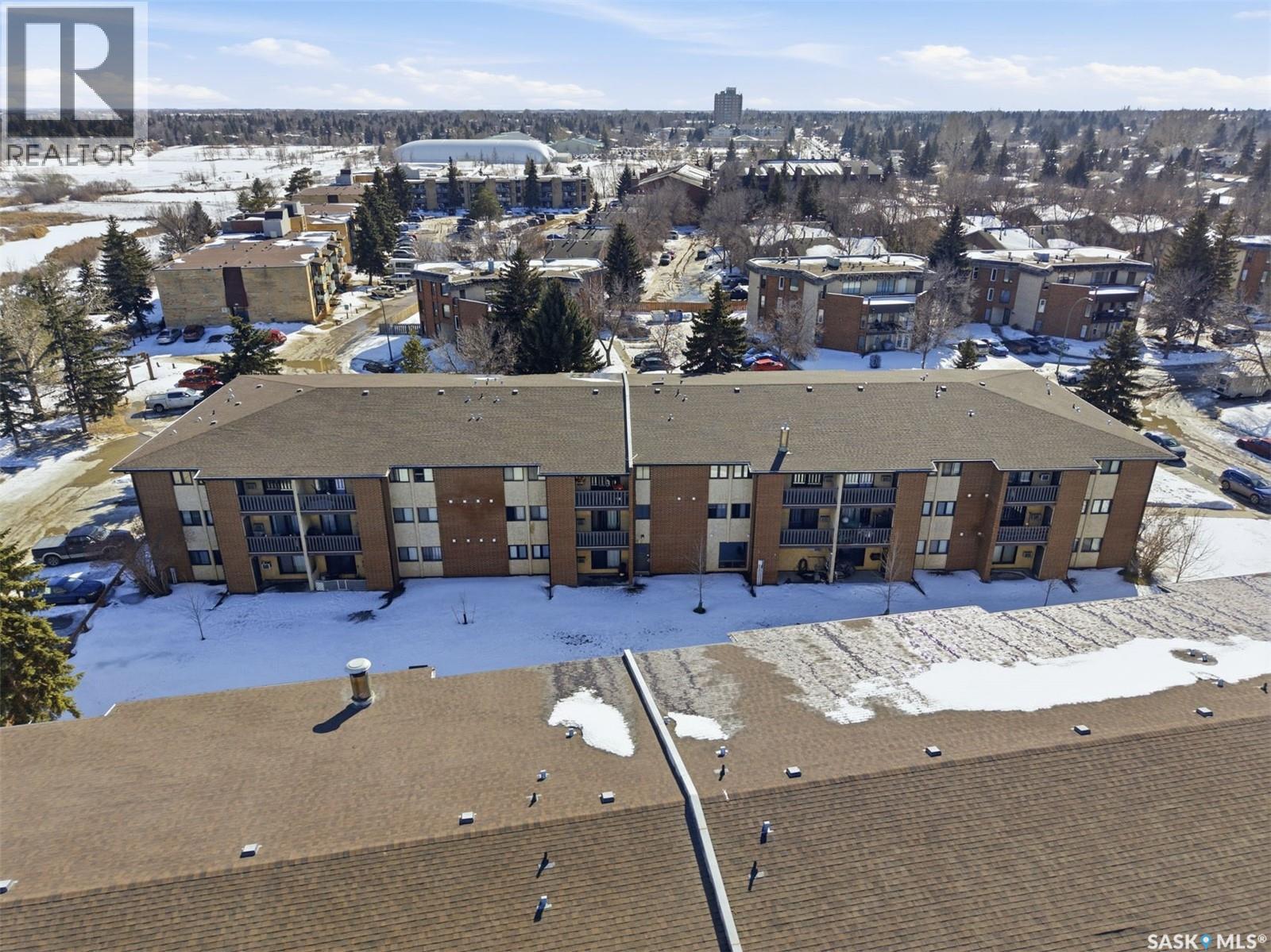 #306 403 TAIT COURT - 24