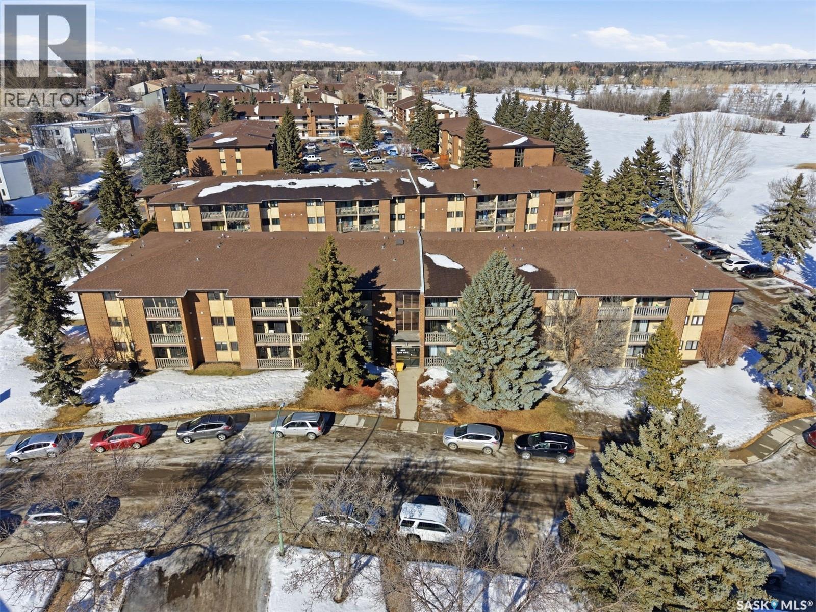 #306 403 TAIT COURT - 4