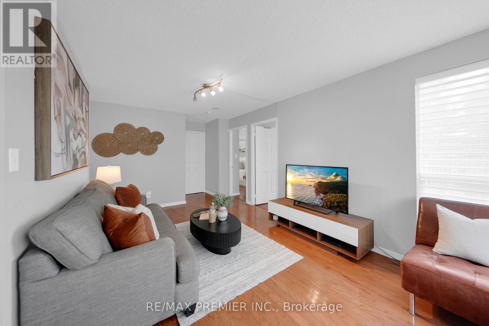 220 - 51 BAFFIN COURT — photo 21