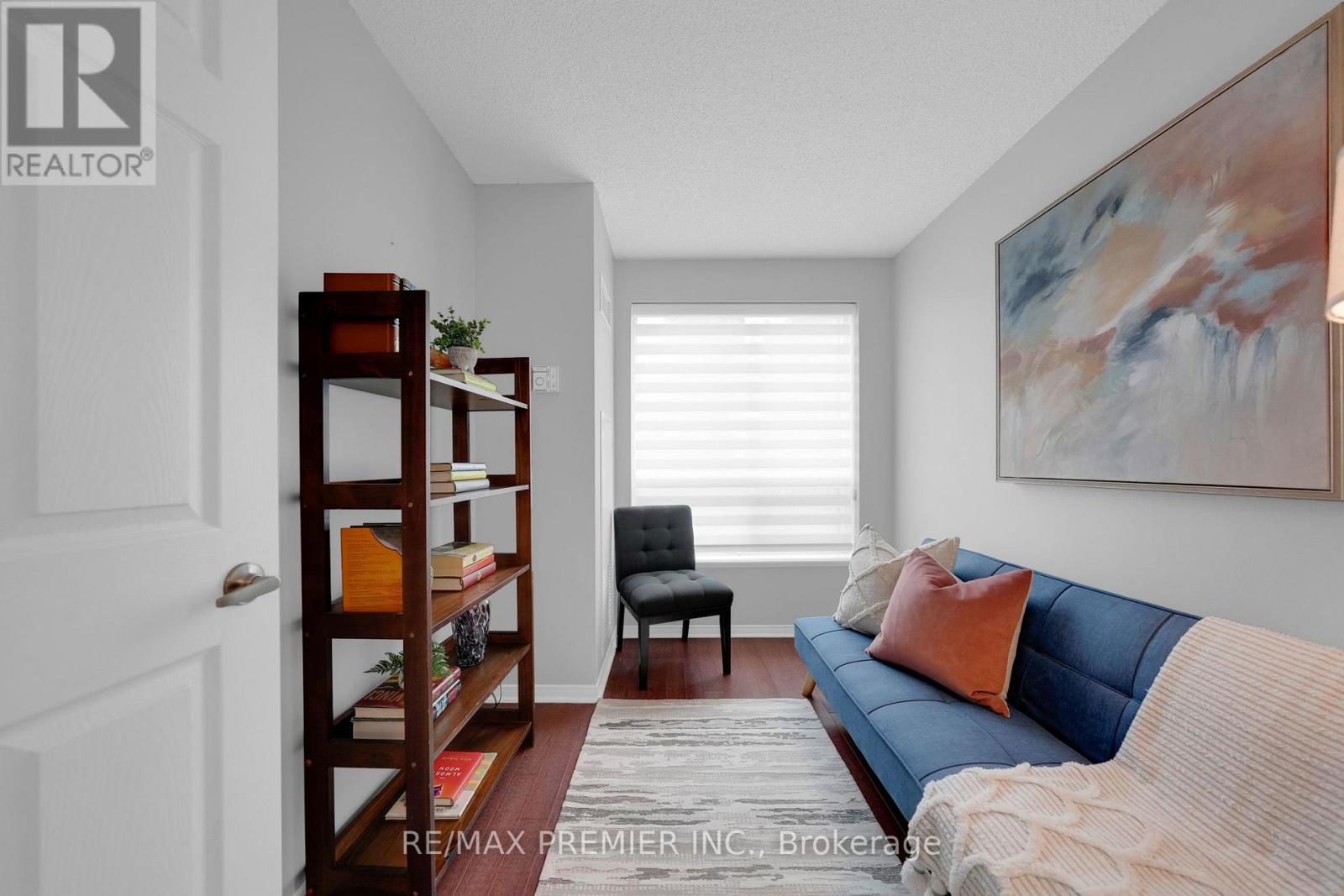 220 - 51 BAFFIN COURT — photo 25