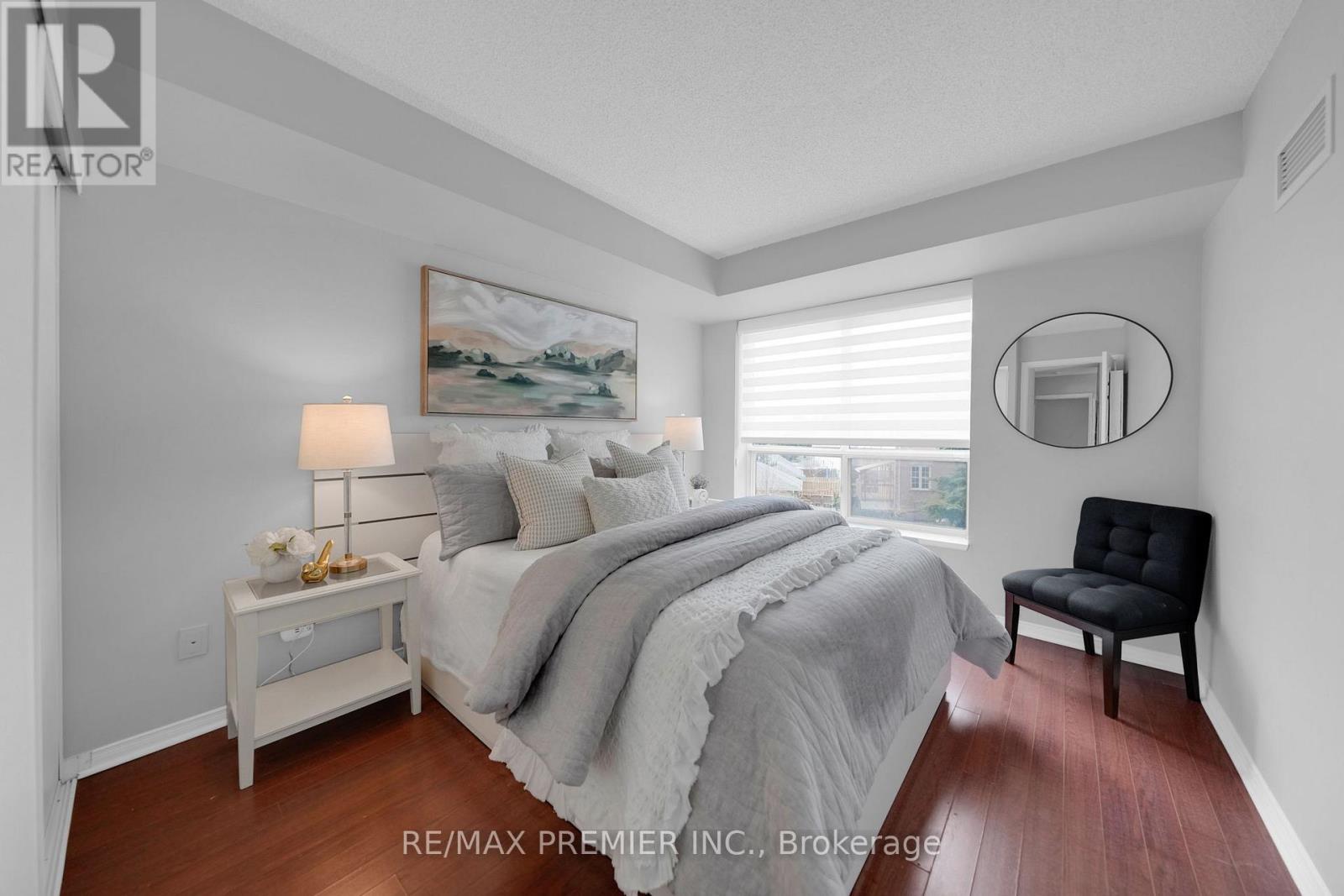 220 - 51 BAFFIN COURT — photo 26