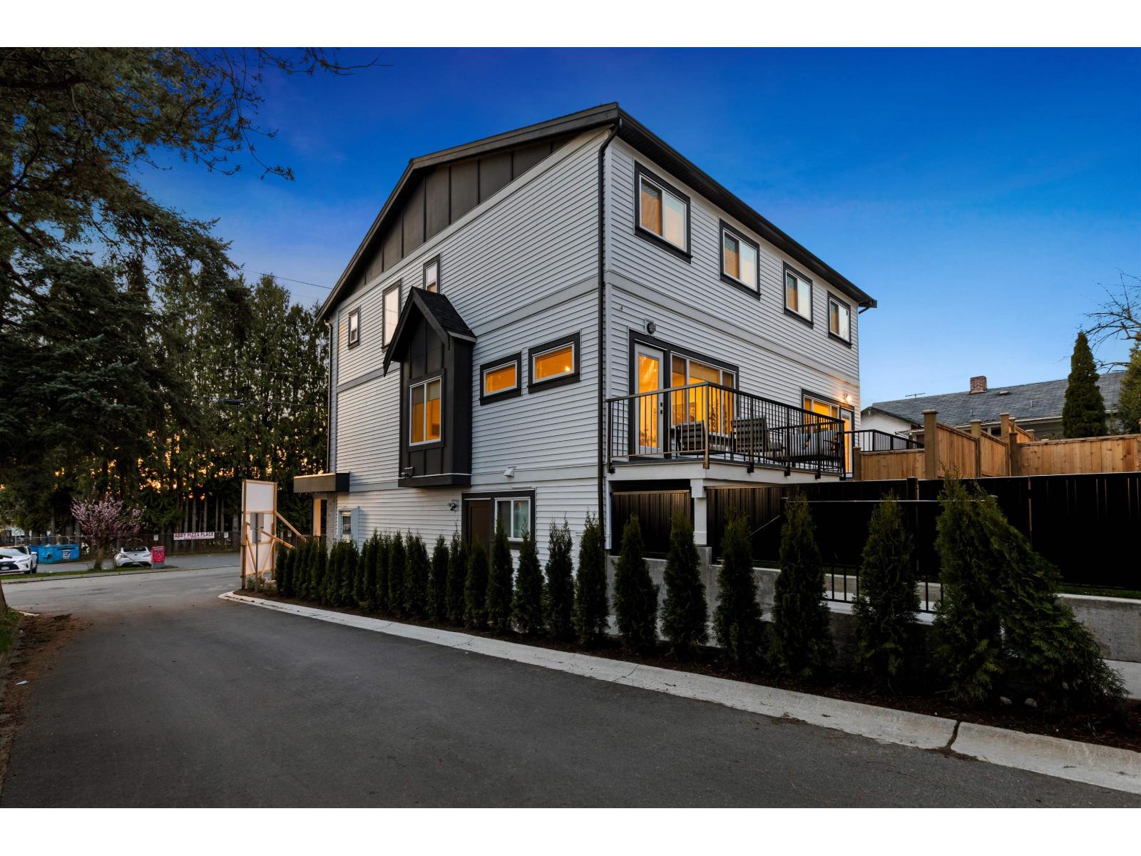 1 2522 CAMPBELL AVENUE, Abbotsford