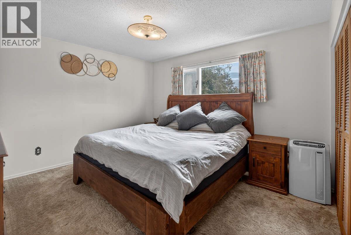 502 Pine Street, Sicamous