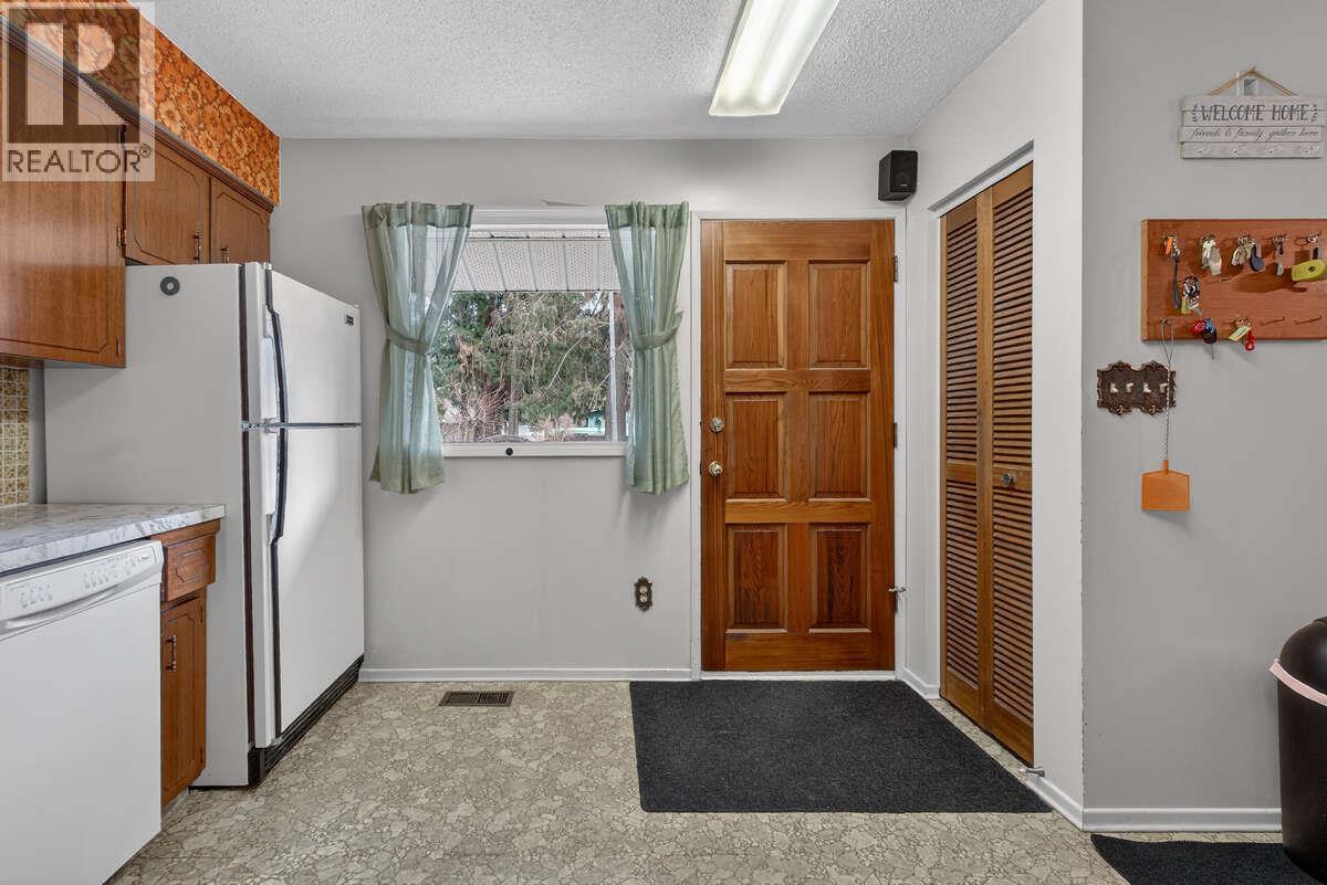 502 Pine Street, Sicamous