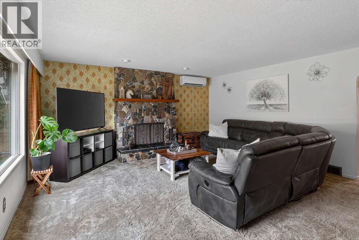 502 Pine Street - 13