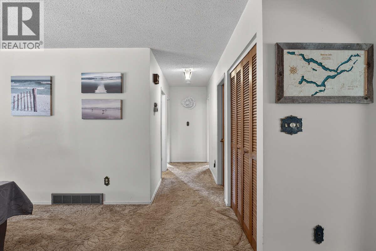 502 Pine Street, Sicamous