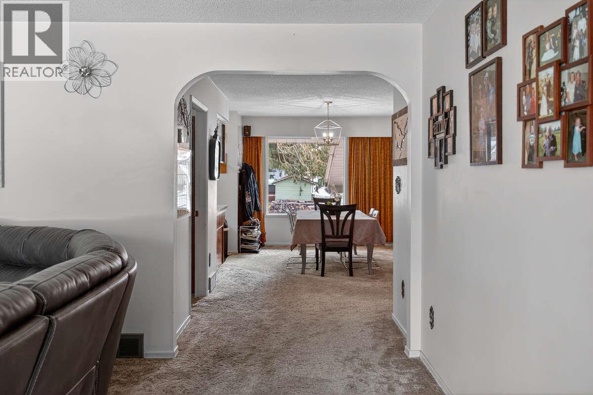 502 Pine Street, Sicamous