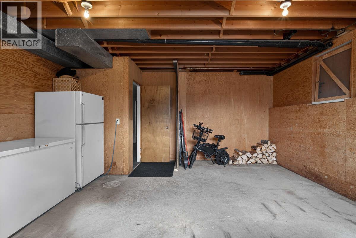 502 Pine Street, Sicamous