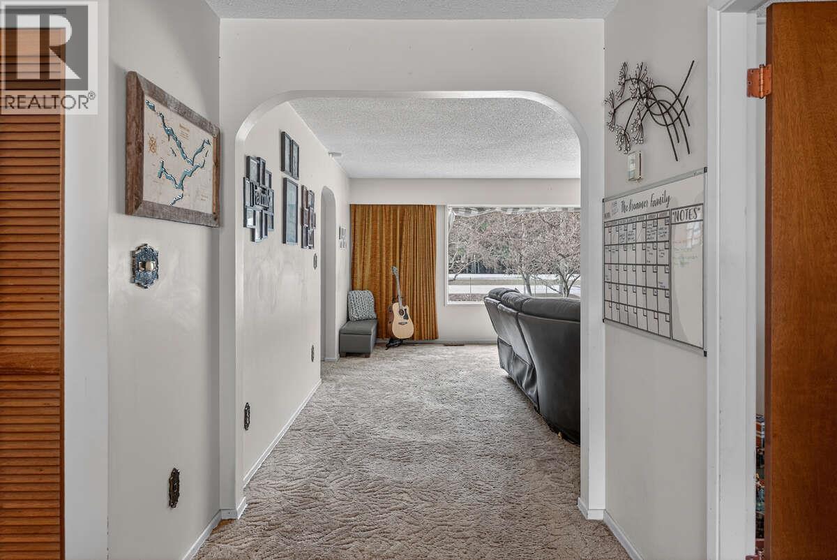 502 Pine Street - 11