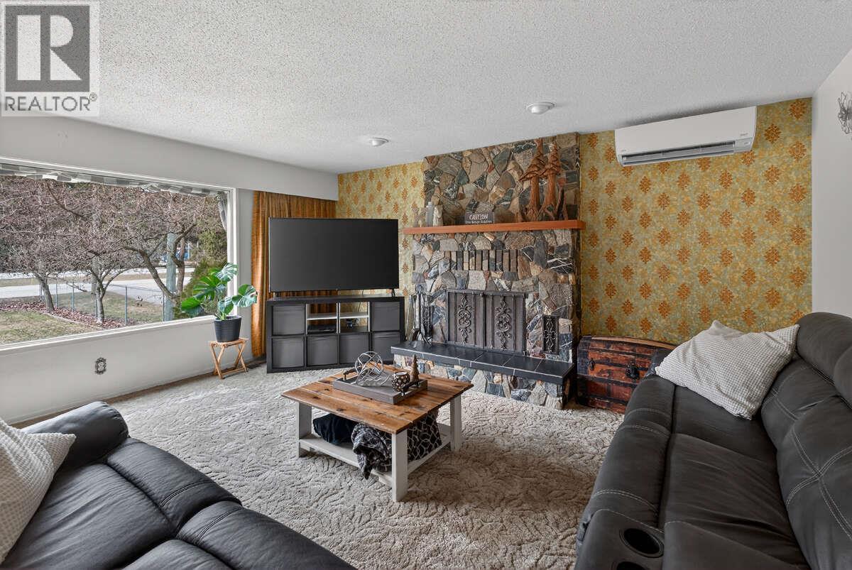 502 Pine Street, Sicamous